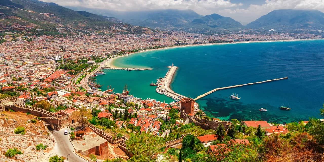 Gdzie można polecieć z Łodzi? Odkryj najlepsze kierunki podróży