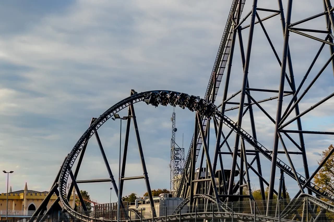 Ile atrakcji ma Energylandia? Zaskakujące liczby i różnorodność!