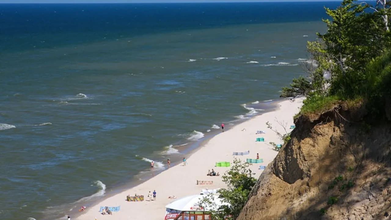 Jak dojechać z Gdyni do Jastrzębiej Góry - najlepsze opcje podróży